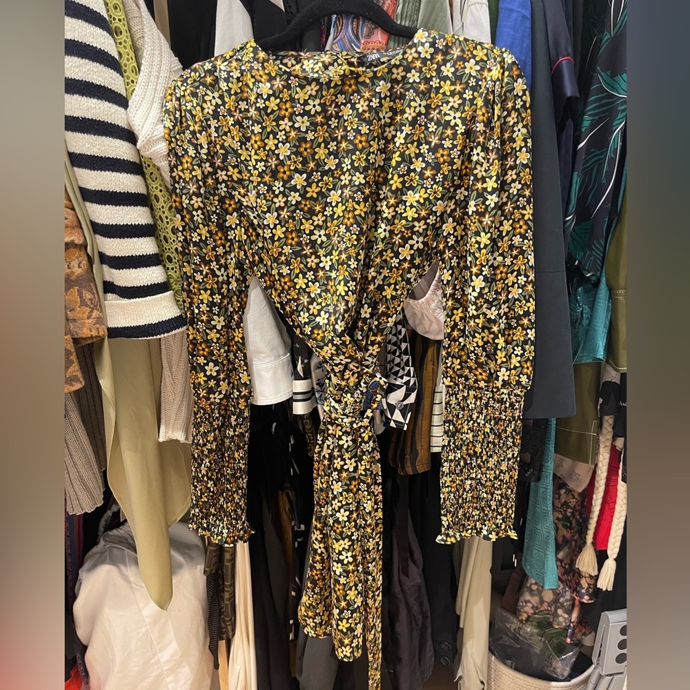 Zara Flower print mini dress with belt